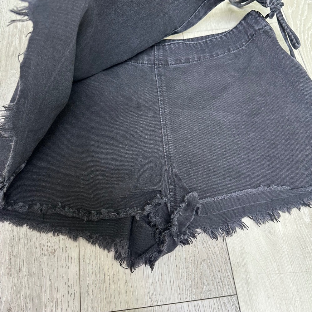 Happily Grey black wrap side tie zip closure denim mini skort frayed hem 7 28 - Picture 3 of 9